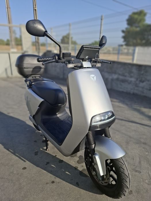 Scotter  eléctrica Yadea G5S