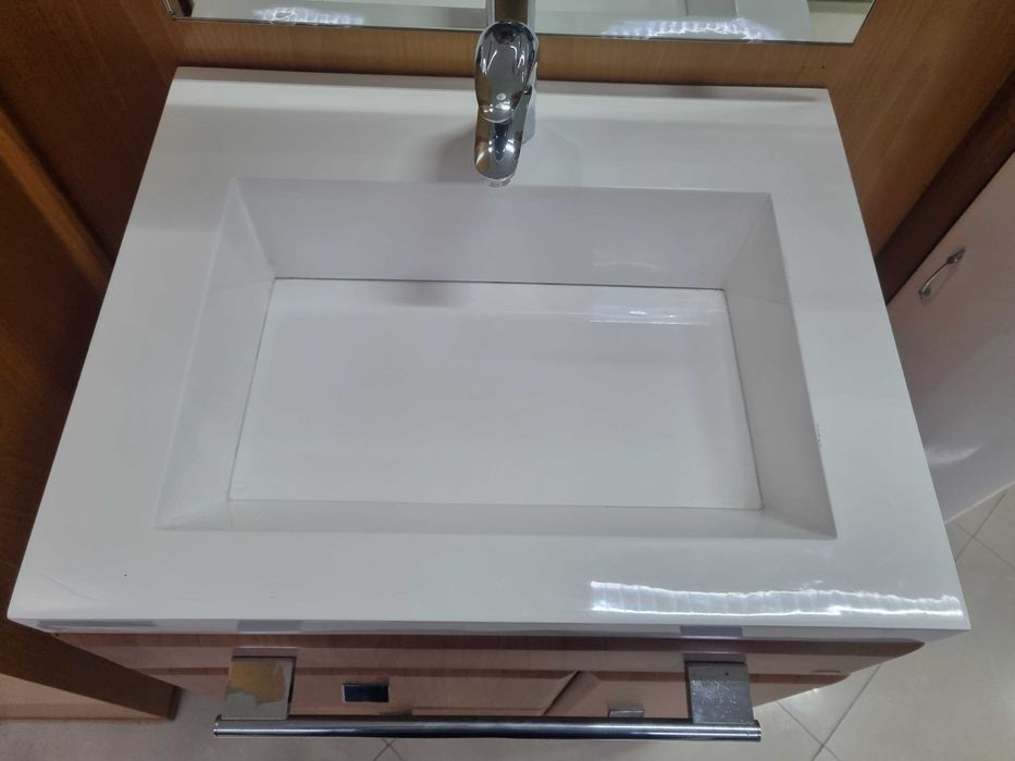 Armário de casa de banho 63cms NOVO