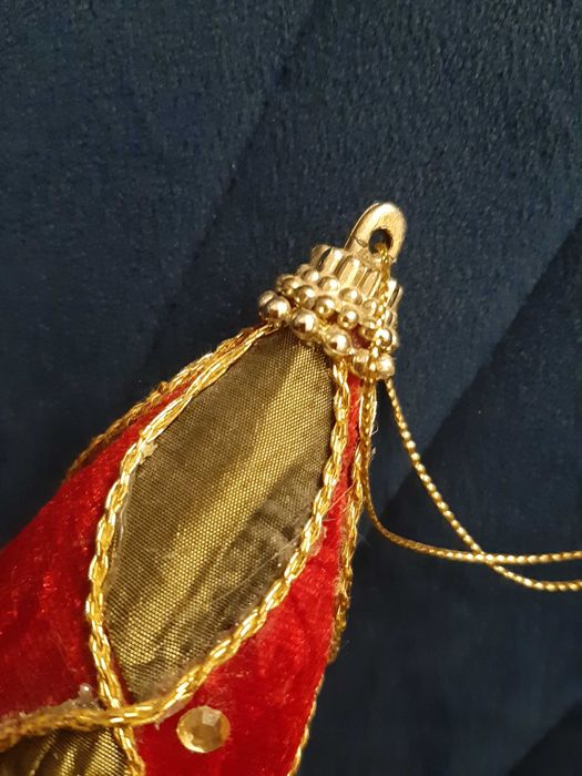 Stare, ręcznie wykonane bombki PRL