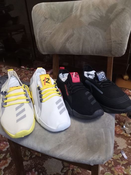 Чоловічі кросівки.Тканина.