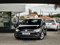 VW Golf 7.5 1.6 TDI Stream desde 245€/mês