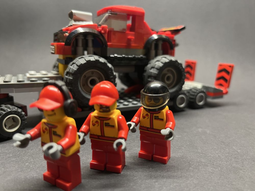 Lego City 60027 Transporter monstee trucków