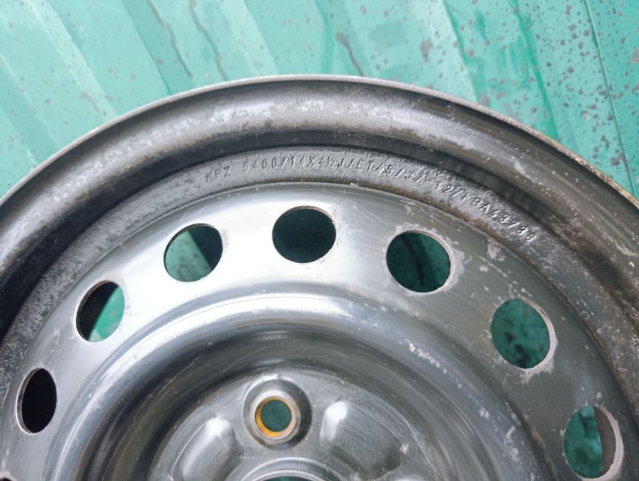 Диски R14 4x100 et 45 dia 54.1 suzuki