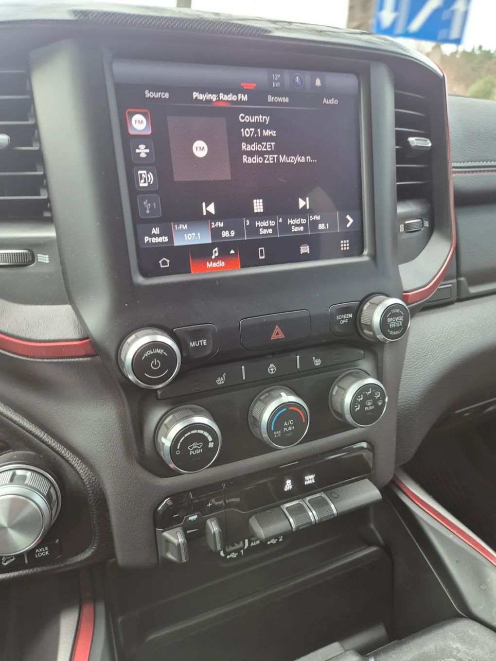 Dodge RAM RAM 1500 REBEL 5.7 HEMI E-torque -16500 km