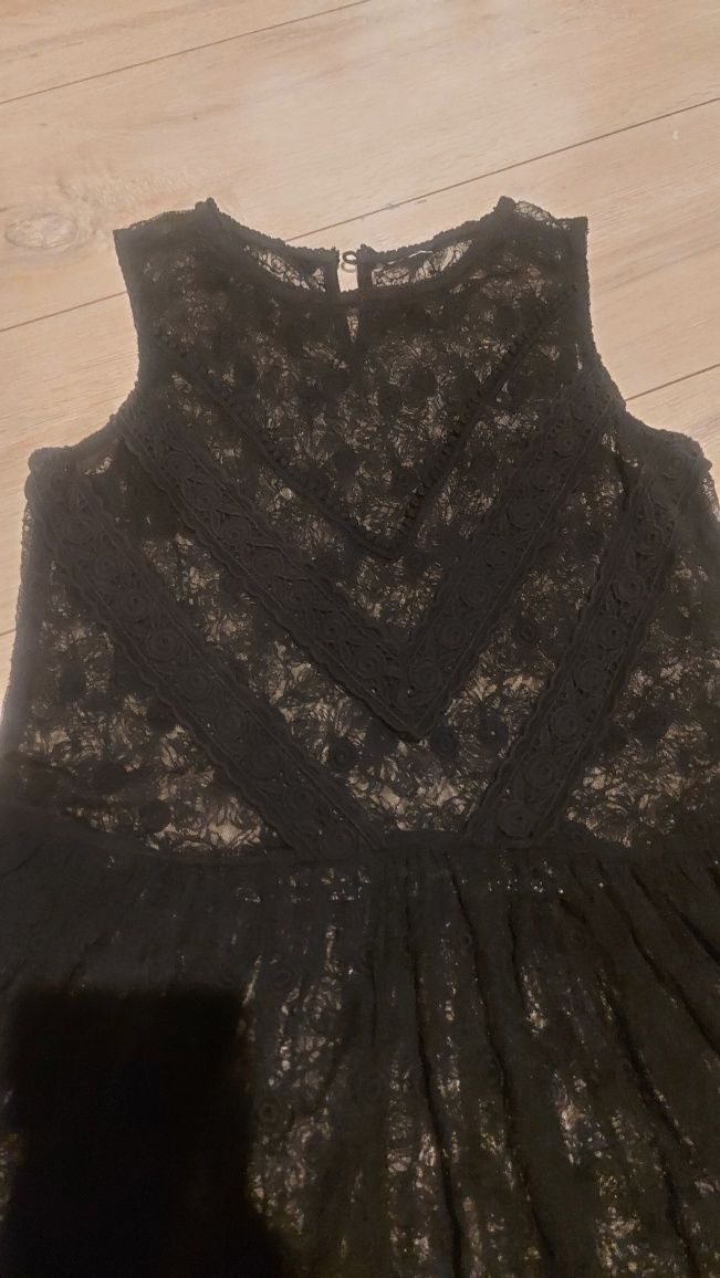 Czarna sukienka gotycka koronkowa S