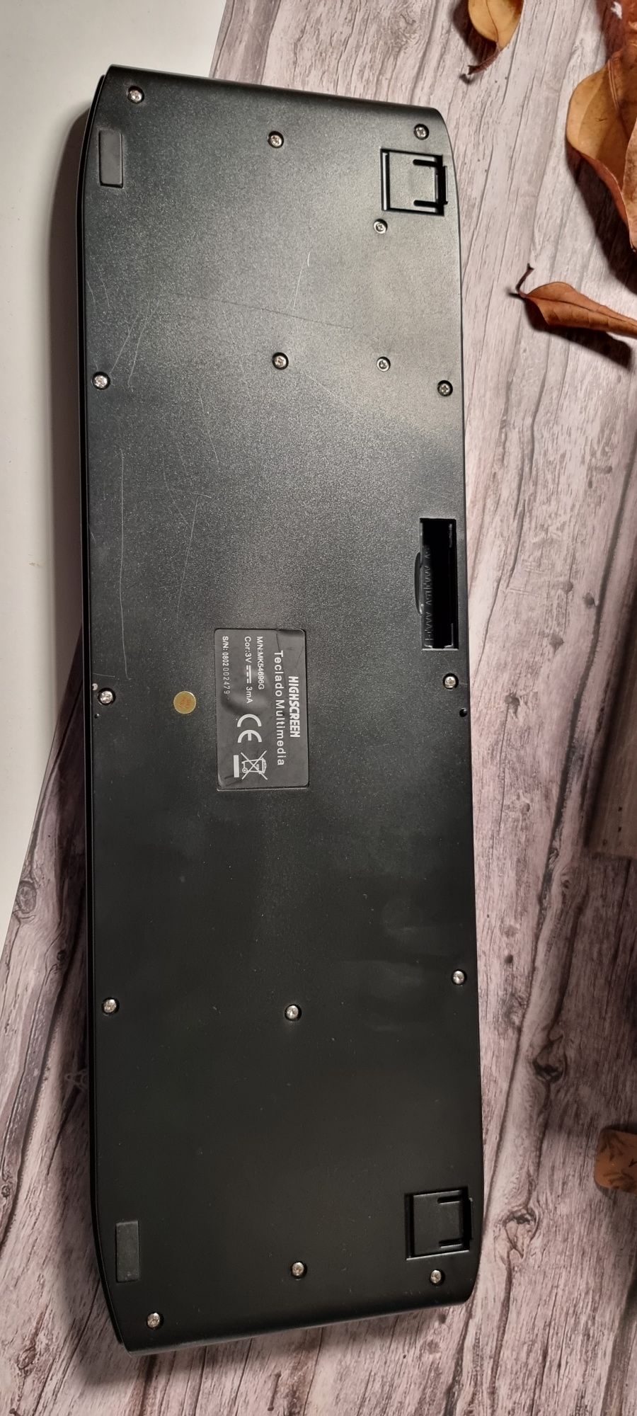 Vendo teclado completo e em Português Low-profile