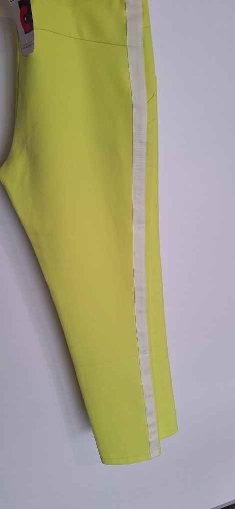 Spodnie eleganckie limonkowe, lampas ozdobny r S