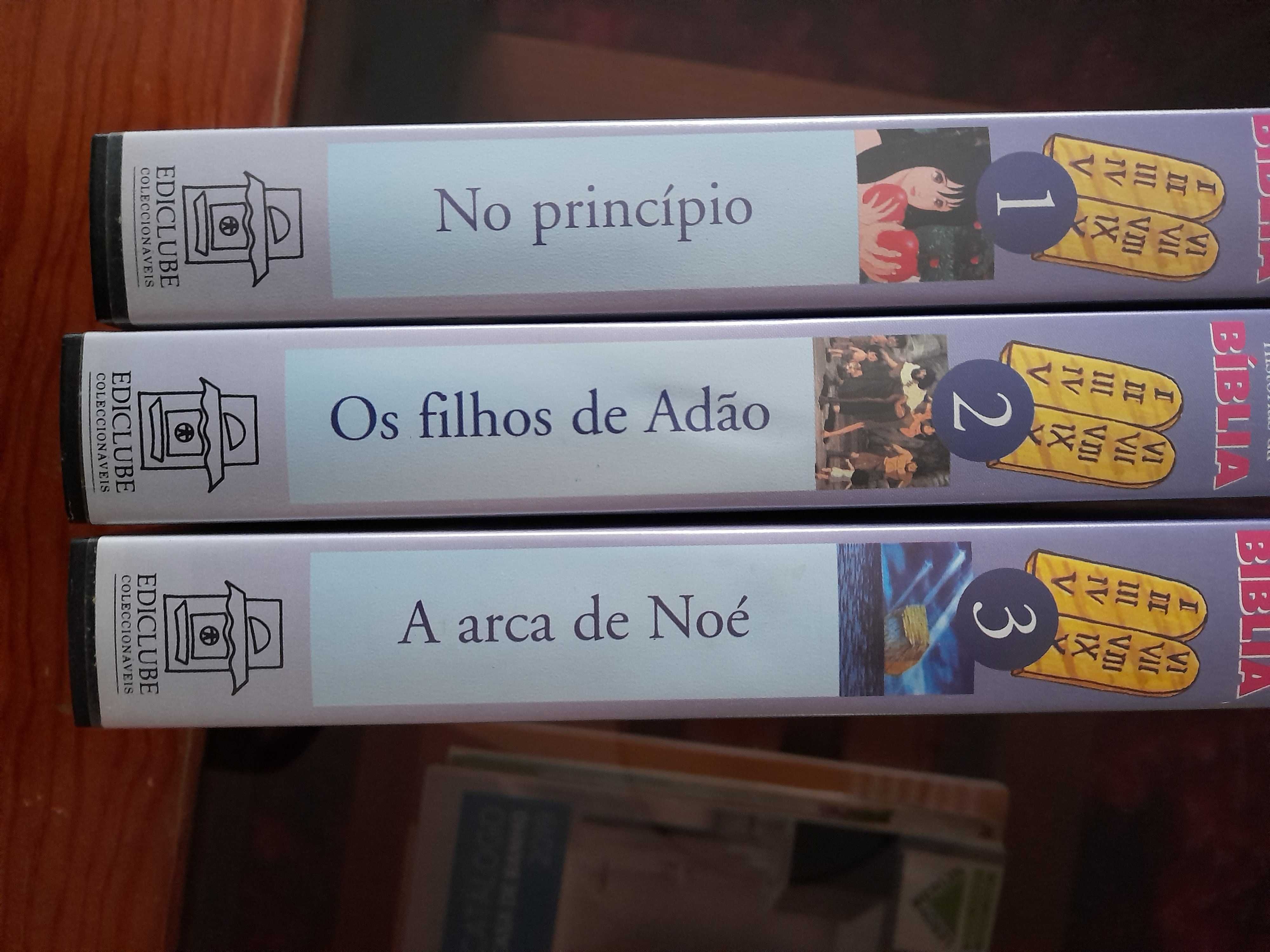 Três Cassetes VHS da Bíblia