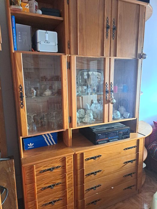 3 Armários para sala de jantar com vitrine