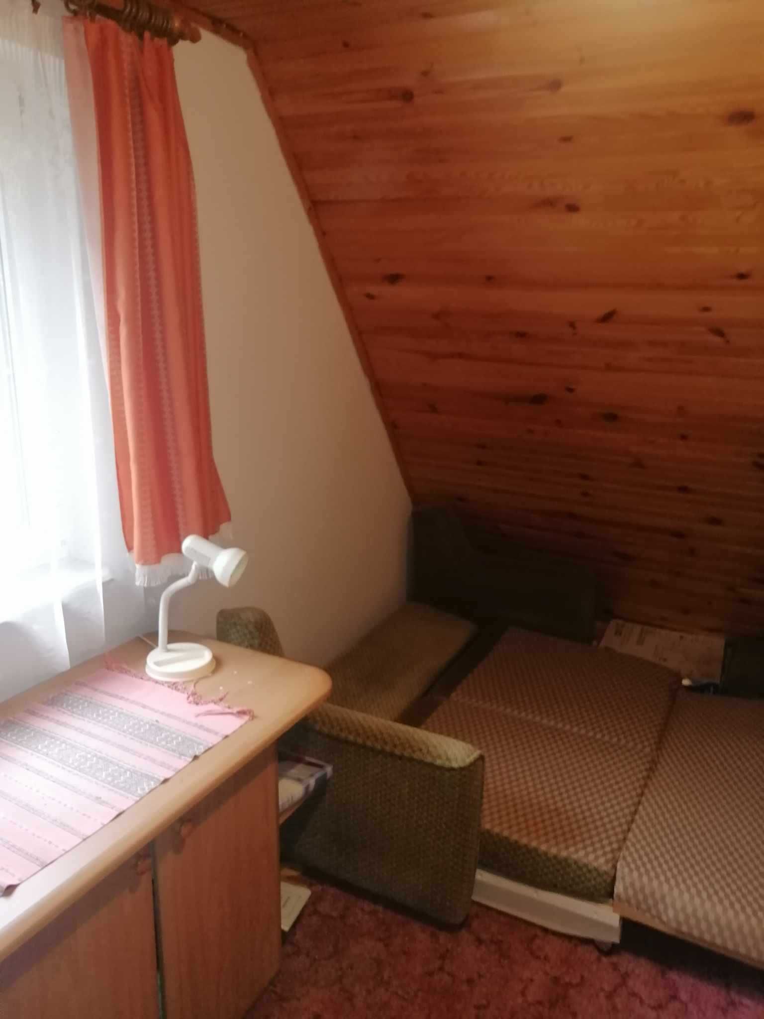 Domek nad jeziorem