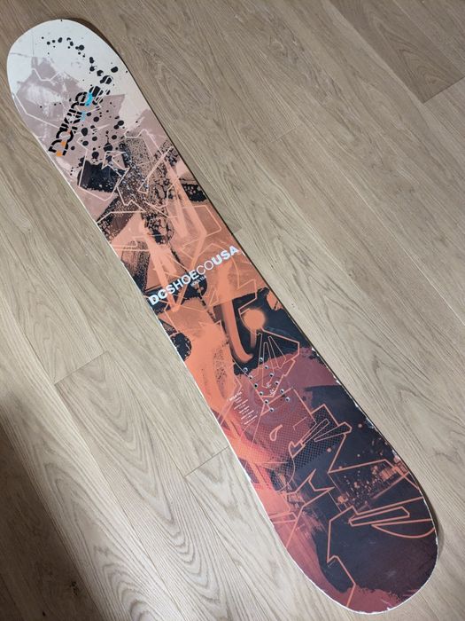 Deske snowboard DC Ikka 154