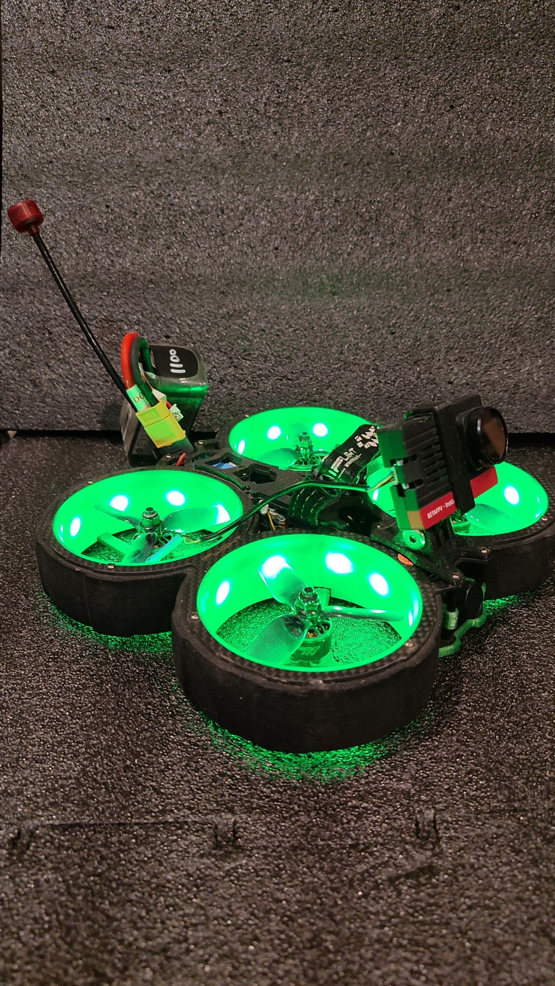 Квадрокоптер cinewoop fpv