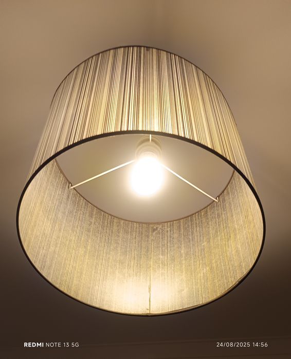 Candeeiro preto e branco