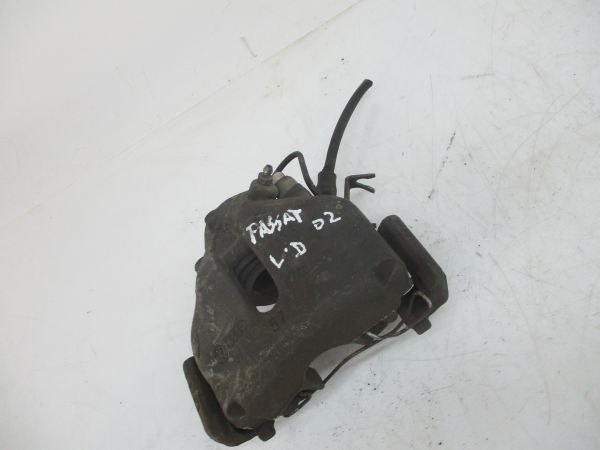 Pinça travão / maxila de travão frente direita VOLKSWAGEN Passat (3B3)