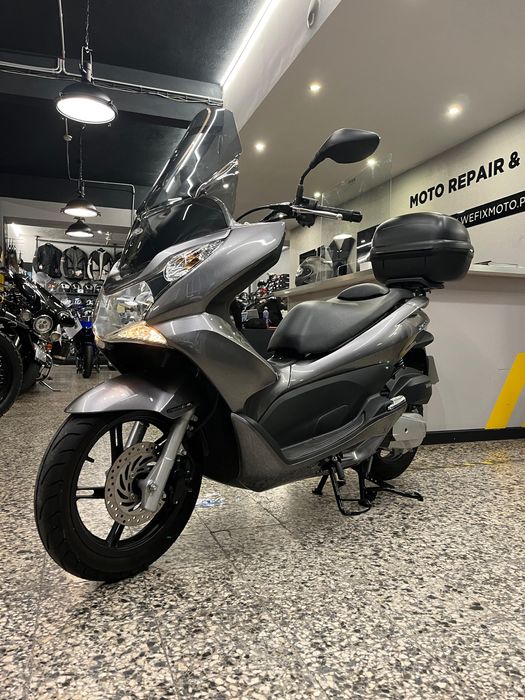 Honda PCX Em estado " Novo" com apenas 1625 Kms Top Case