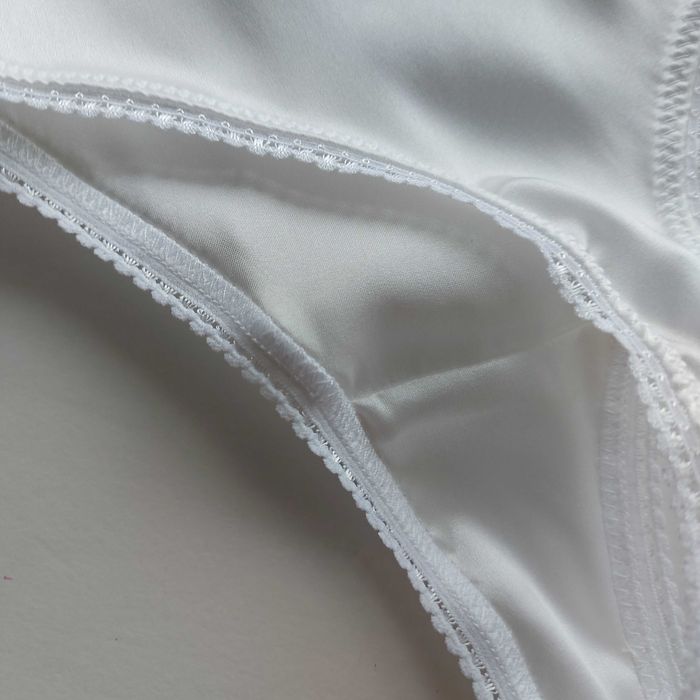 Stringi damskie 2-pak. Elegancki z jedwabiu naturalnego. Rozmiar L