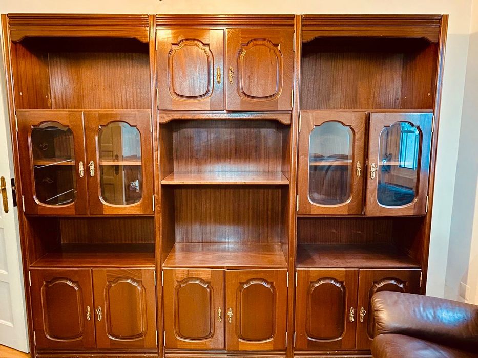 Aparador de sala em madeira