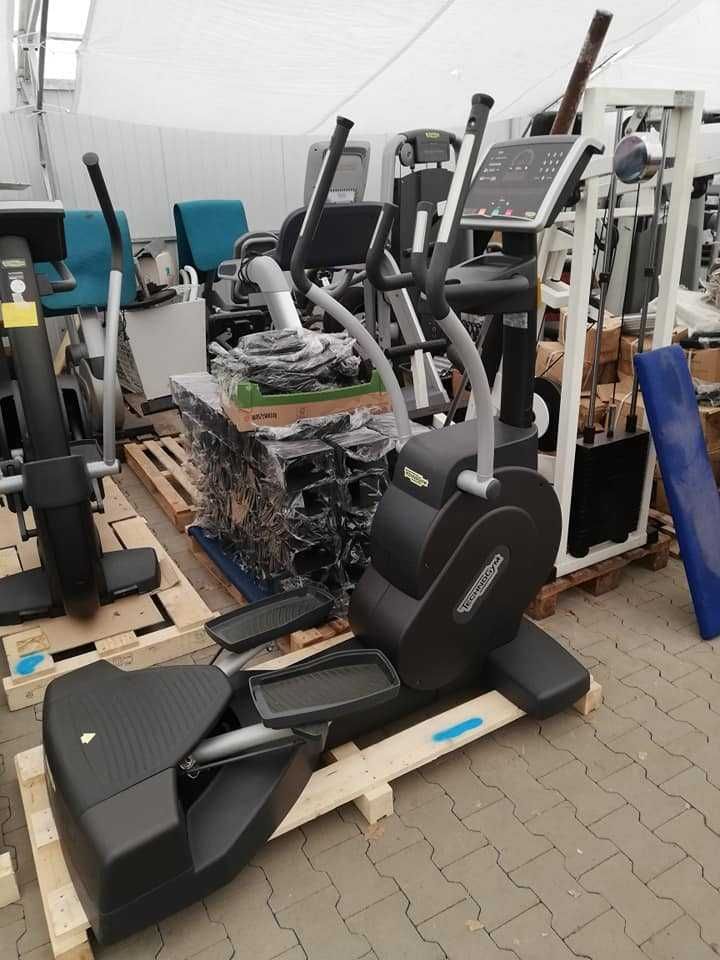 TECHNOGYM CROSSOVER 700LED stan bardzo dobry na stanie 5 szt