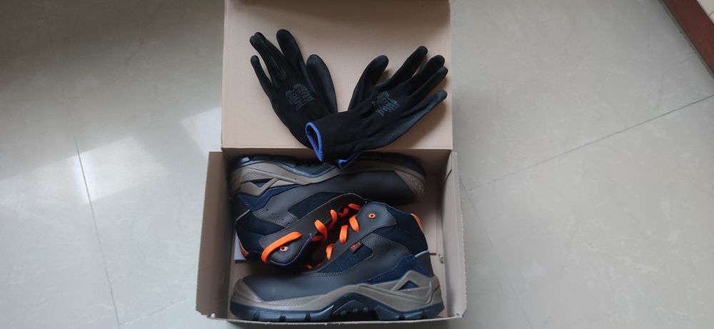 Buty robocze rozmiar 43 rękawiczki gratis