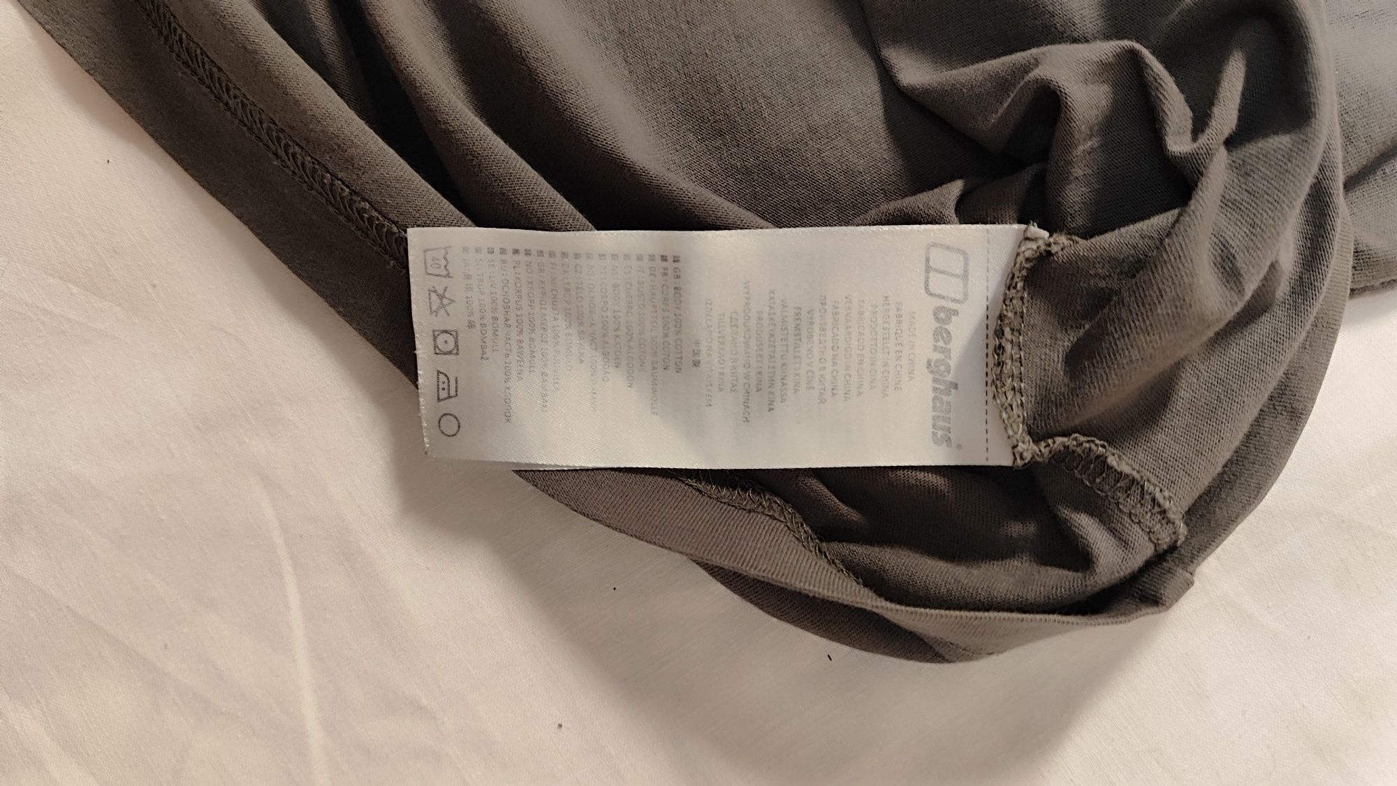 Продам сіру футболку Berghaus L size