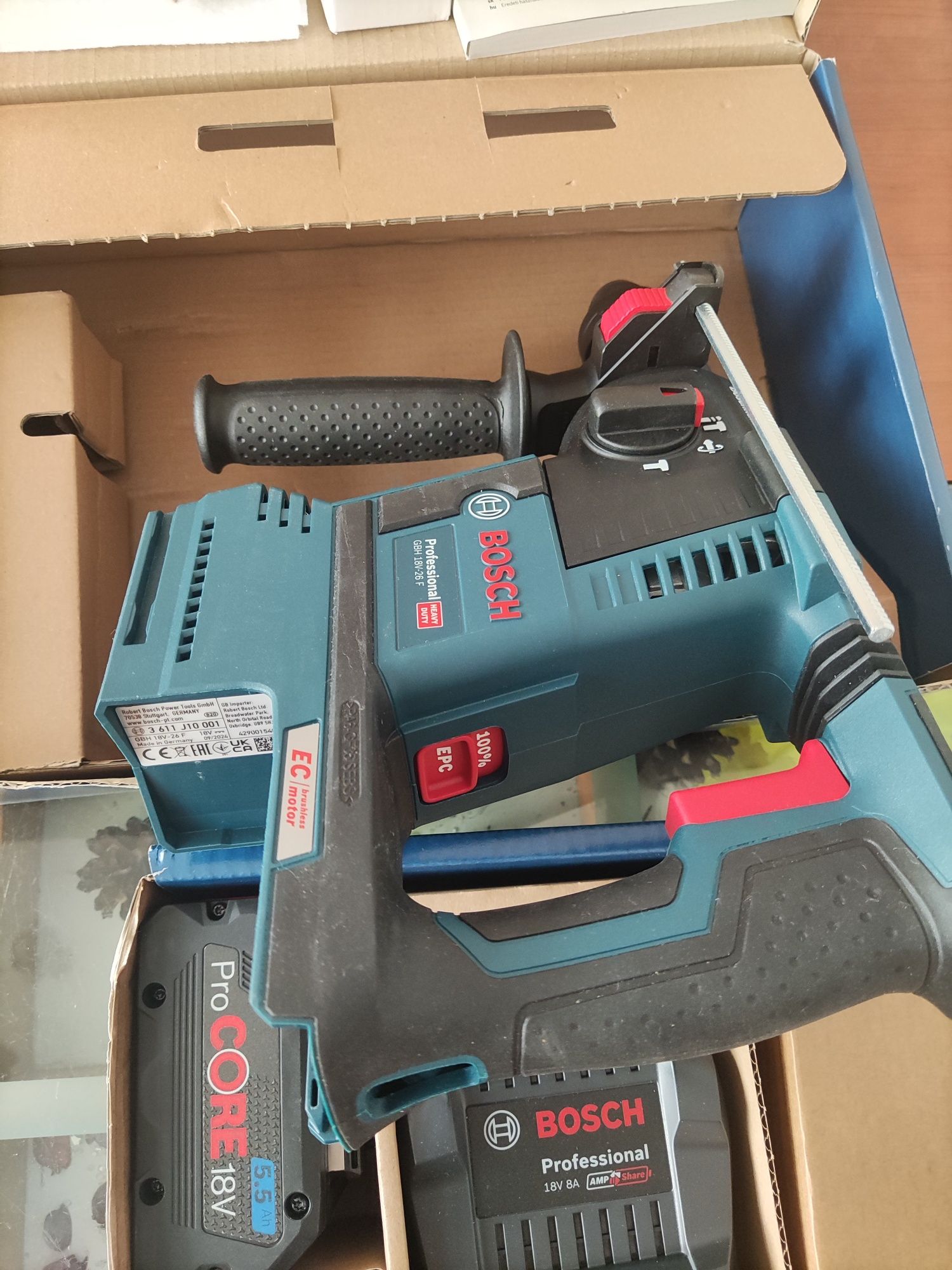 Zestaw Bosch GBH 18V-26F+2 x 5.5Ah ProCore +ład