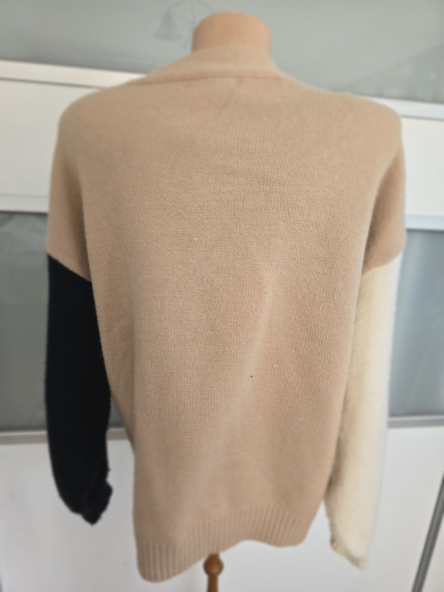 Sweter kardigan aplikacje