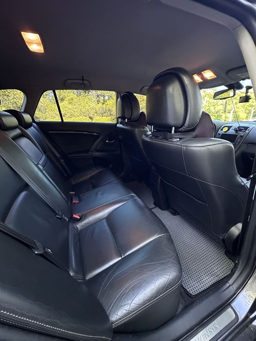 TOYOTA AVENSIS 2011р. 2.2 дизель від власника