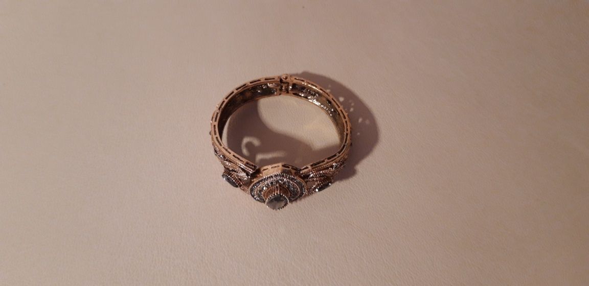 Lindíssima pulseira estilo turco vintage com brilhantes cinza - NOVA