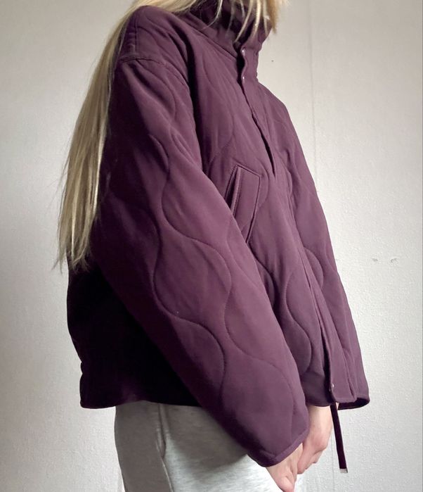 Przejsciowa kurtka fioletowa stan bardzo dobry urocza stradivarius