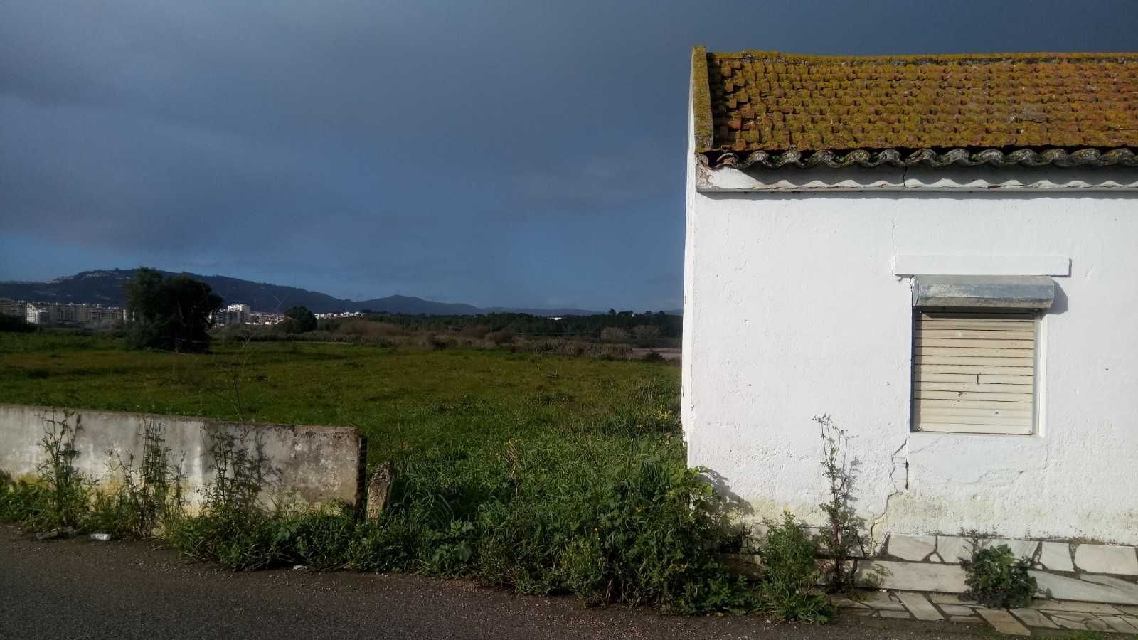 Terreno Urbano + Rústico_Santo Antão do Tojal (3.300m2) com rendimento