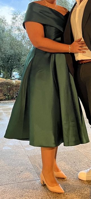 Vende-se vestido de cerimónia tamanho XL