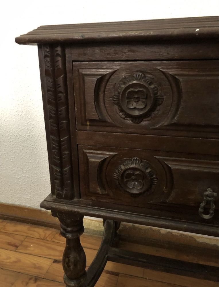 Mesa de cabeceira de carvalho
