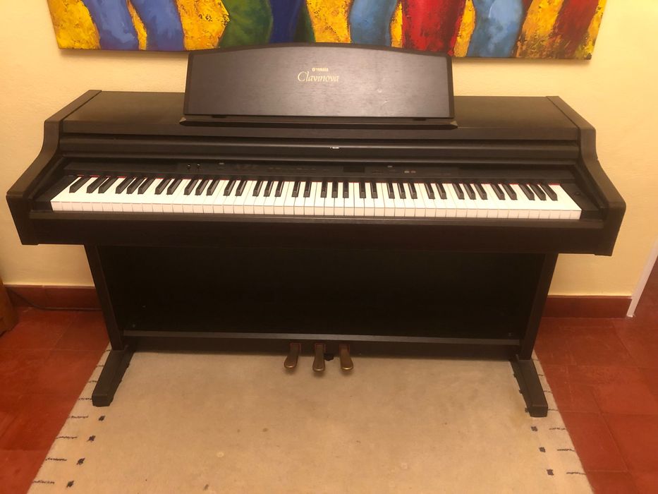Piano Yamaha CLP 840