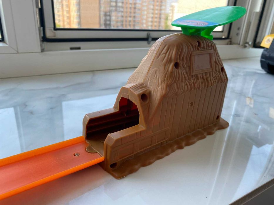 Продам трек акула хотвілс