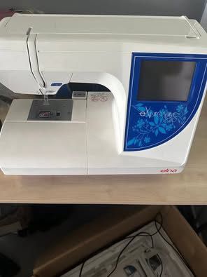 Na sprzedaż Elna eXperience 580