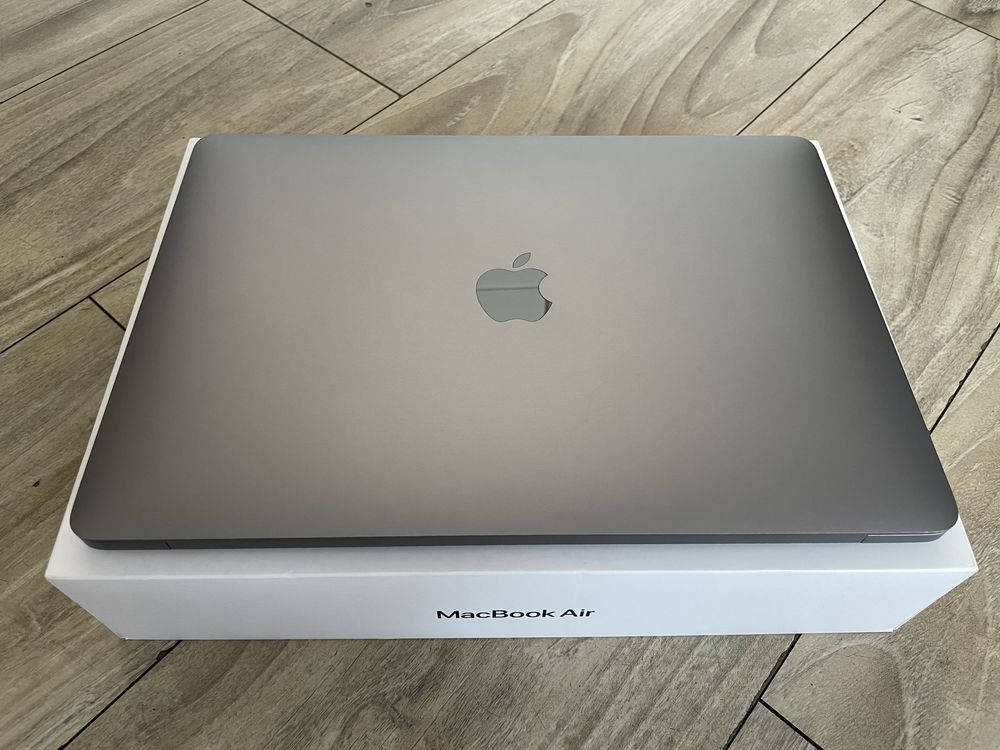 MacBook Air M1 2020 8/256 Space Grey jak nowy