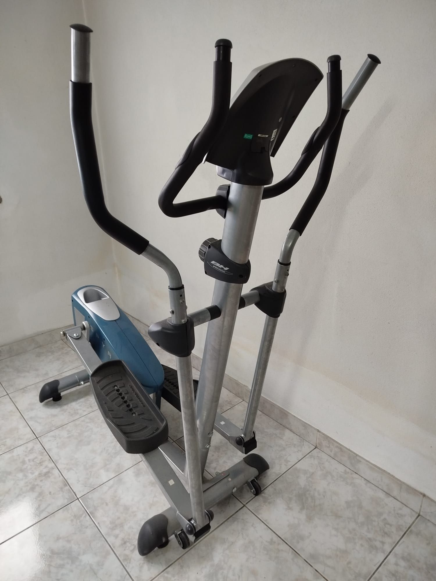 Bicicleta elíptica usada poucas vezes