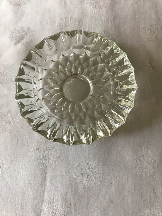 Stylowa szklana popielniczka GRUBE SZKŁO 17CM