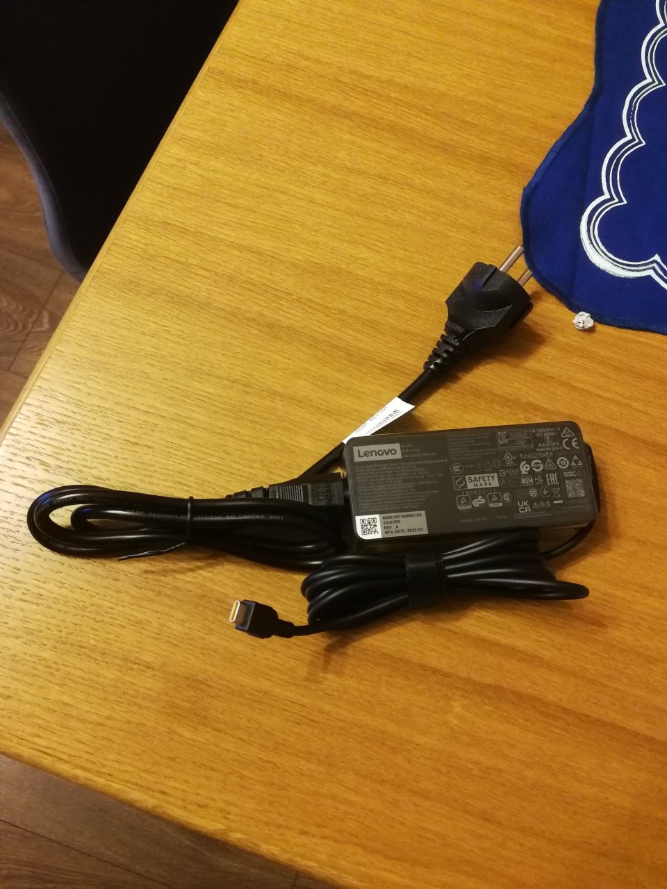 Oryginał NOWY, nieużywany, nienaprawiany zasilacz Lenovo USB C 65W ADL