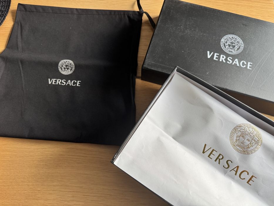 Buty Versace rozmiar 42 kolor beż mokasyny loafers