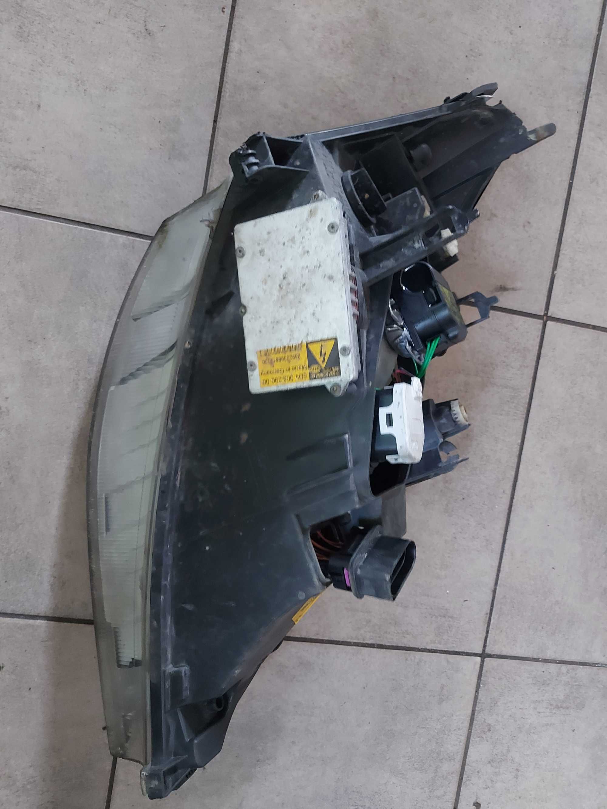 Ford Focus MK1 Lift lampa przednia lewa XENON FV transport/dostawa