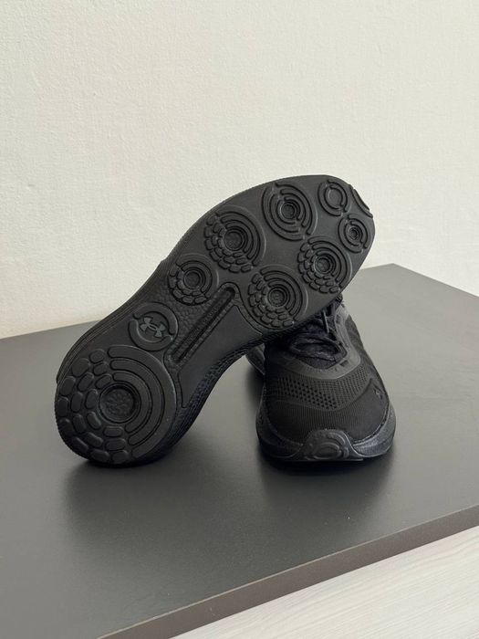 Кросівки Under armour  Phantom 4 black розмір 41 на устілку 26 сантиме