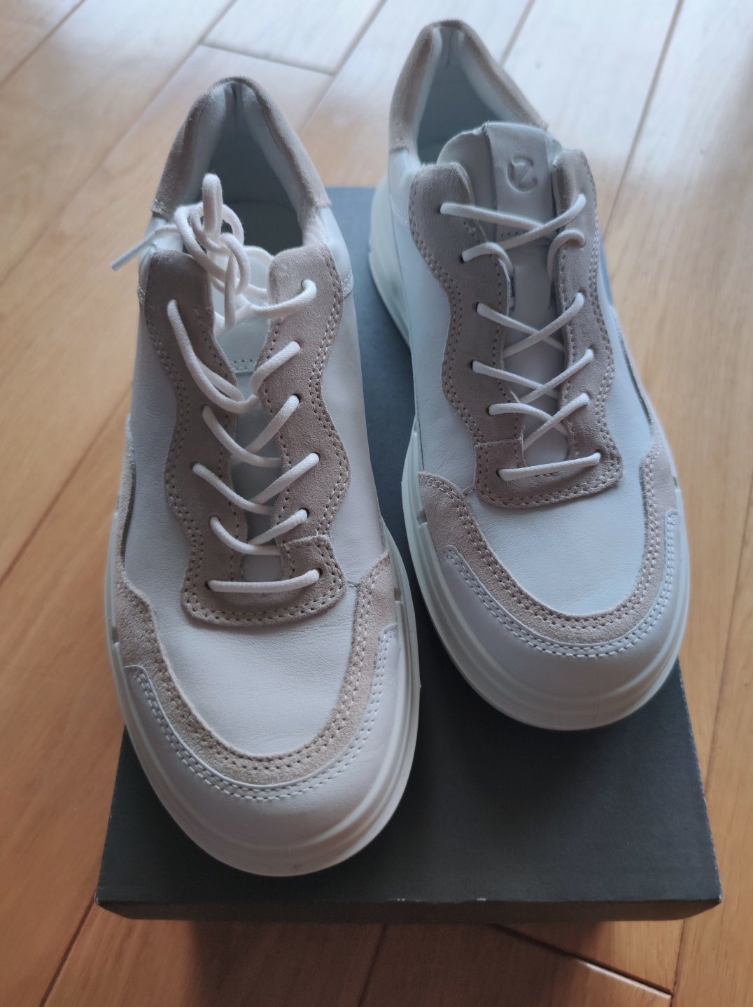 Nowe wygodne buty skórzane sneakersy Ecco soft biały beż rozmiar 37