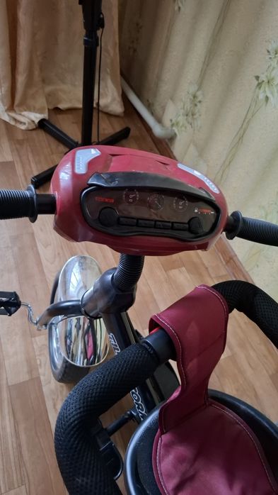 Велосипед триколісний TILLY STORM червоний