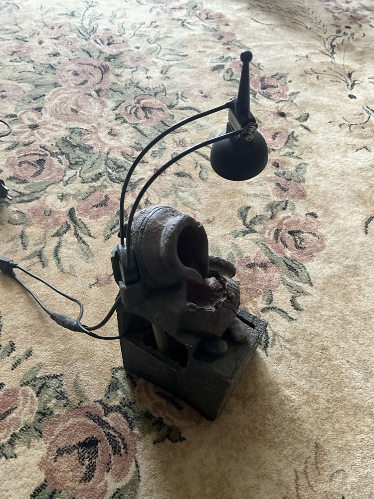 Miniaturowa Fontanna z lampką i pompką elektryczną zasilaną z gniazdka