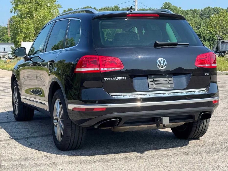 Volkswagen Touareg      2016