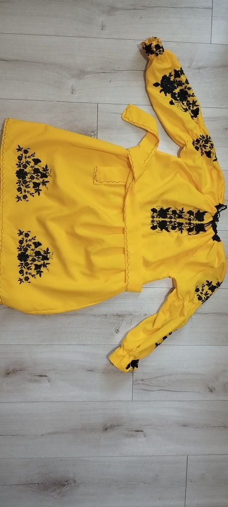 Продам вишиті плаття