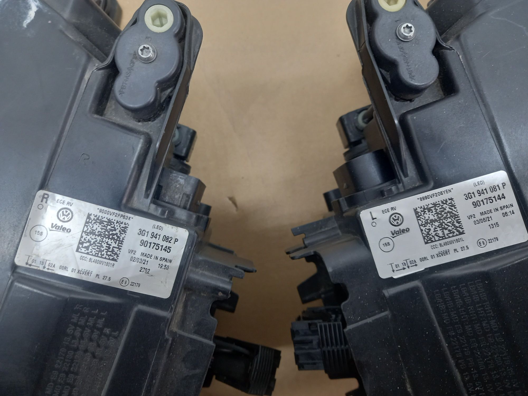 Lewa lampa przednia VW Passat B8 lift