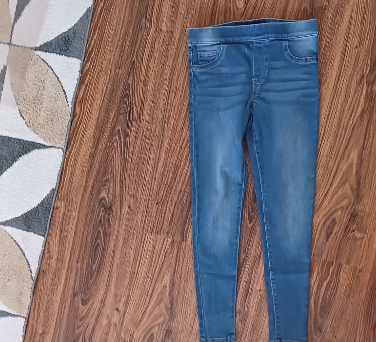 Leginsy jeansowe dla dziewczynki.