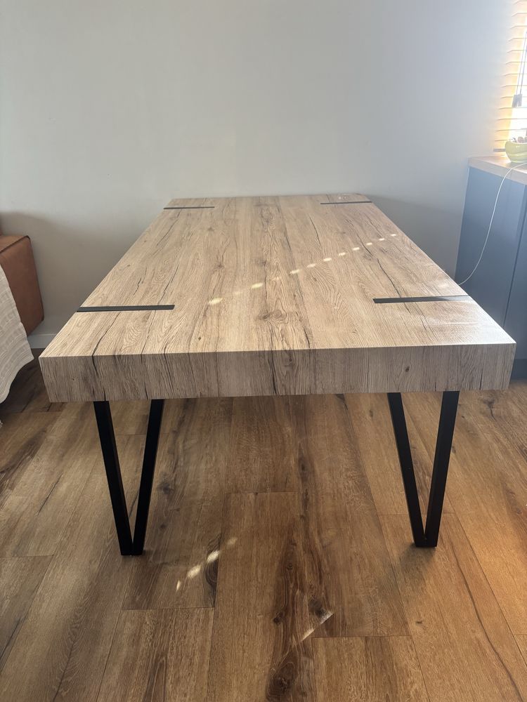 Stół używany, metalowe nogi loft